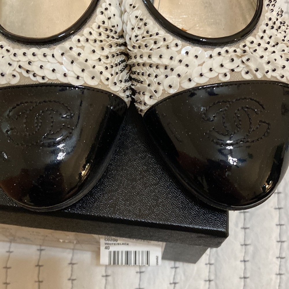 Chanel size 40 female flats white sequins with black patent leather - Picture 4 of 4